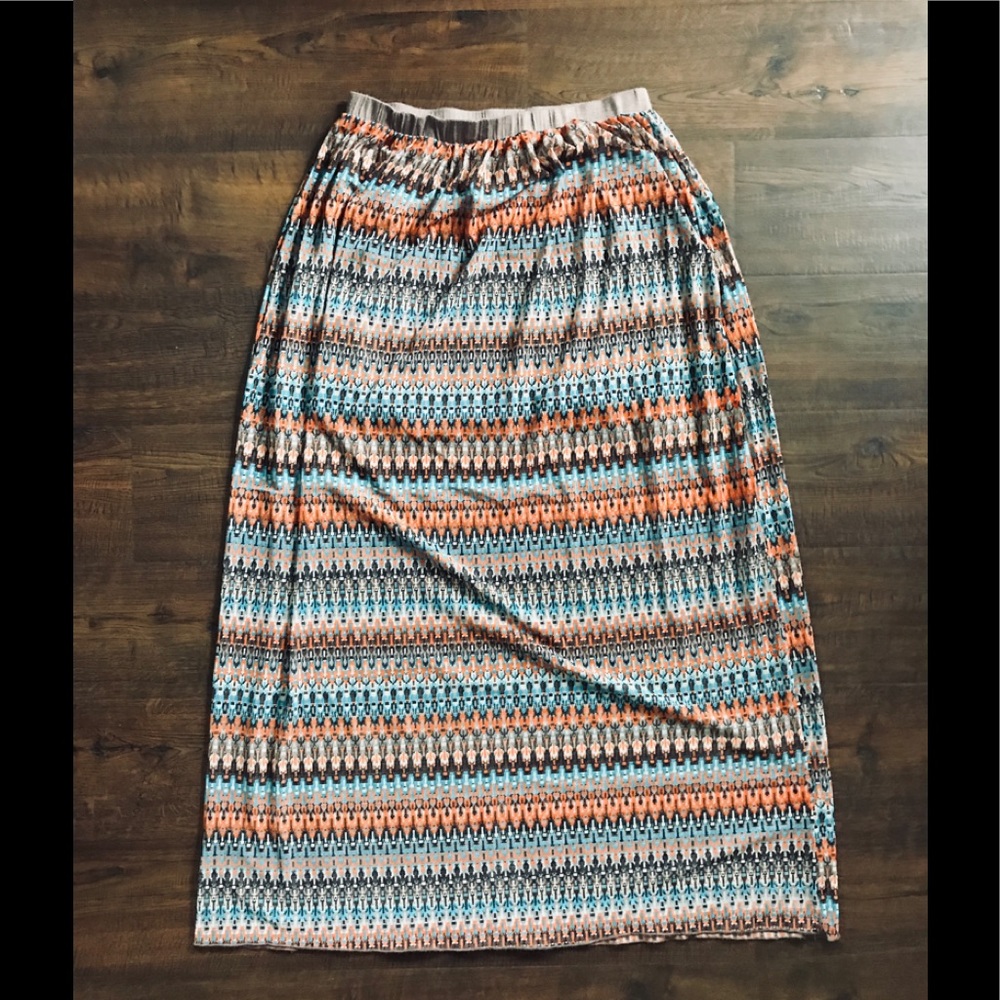 Designed maxi skirt
